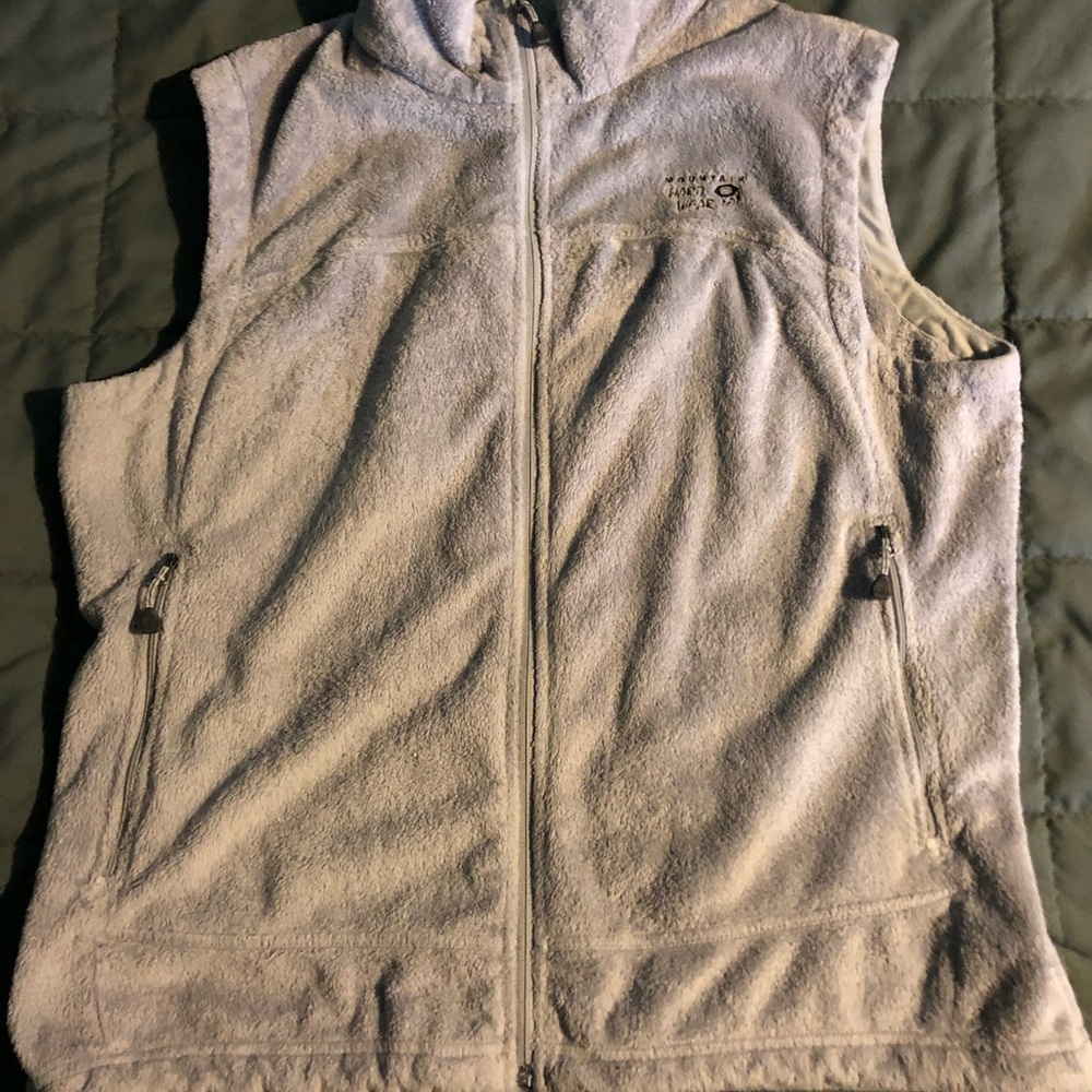 Women’s Mountain Hardware fleece vest